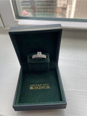 1-carat Natural Diamond, Two-Piece Engagement Ring and Wedding Band Set